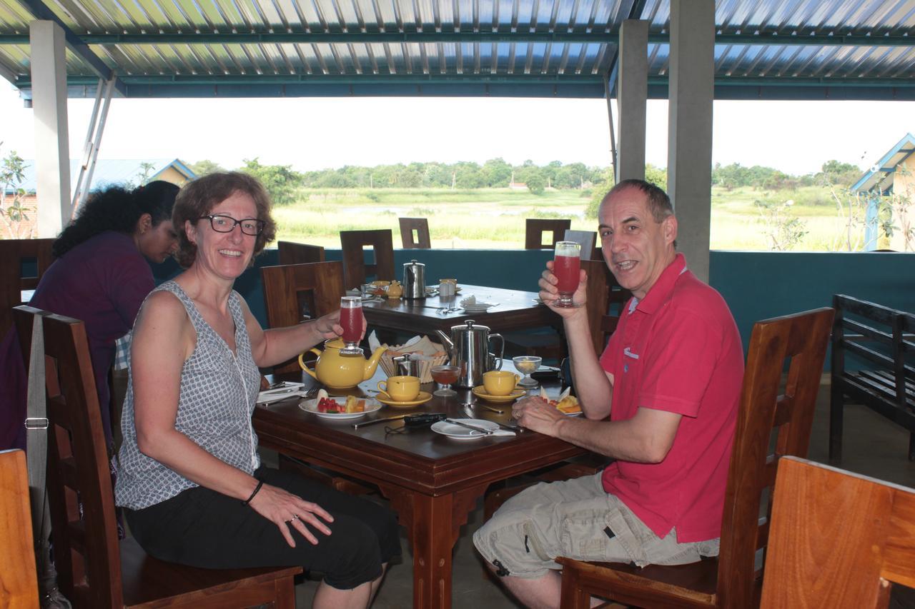 Rho Sigiriya Lake Edge Retreat Kibissa ภายนอก รูปภาพ