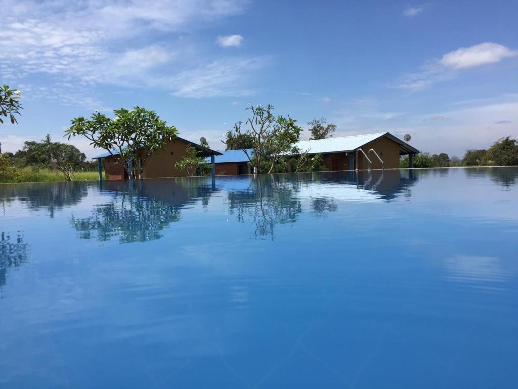 Rho Sigiriya Lake Edge Retreat Kibissa ภายนอก รูปภาพ